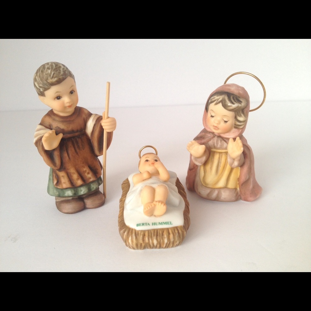 BERTA HUMMEL OLD WORLD HEIRLOOM CLASSICS NATIVITY -  “RARE”